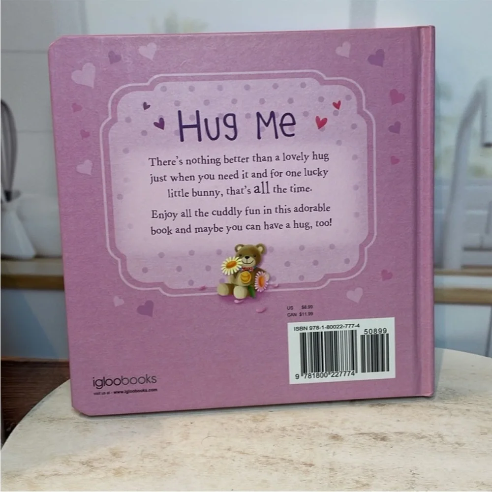 NWT Hug Me Book Daniela Dogliani